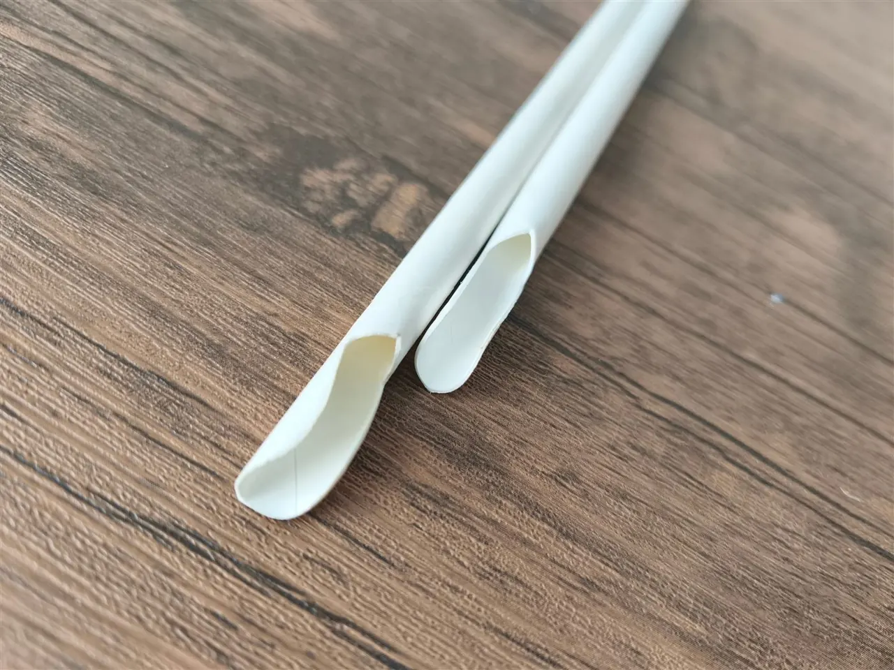 Cucharas y vasos